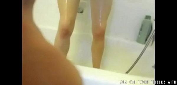  Gorgeous Bathing Amateur Teen Webcam